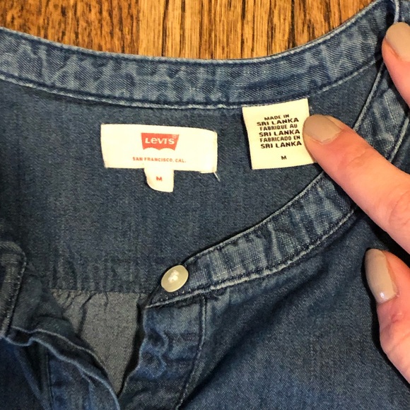 Levi’s Denim Bib Button Up Medium - Picture 2 of 6